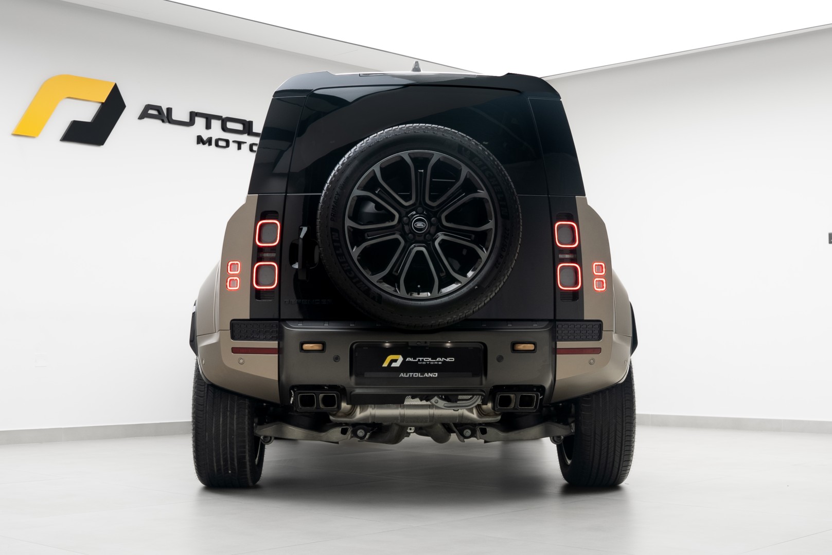 2025 LAND ROVER DEFENDER P635 OCTA | GCC 5 YEARS WARRANTY | 635 HP | HIGH SPEC 